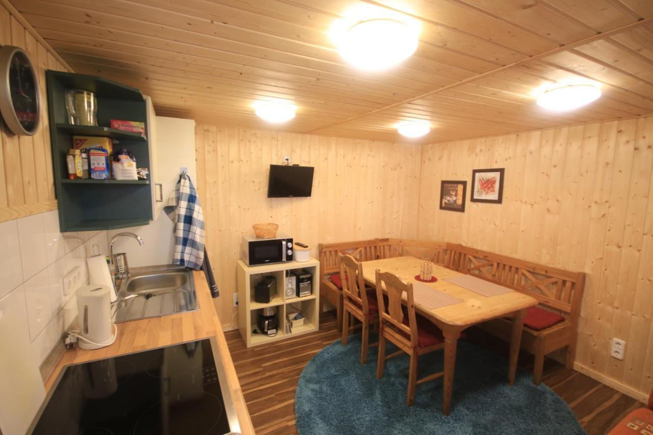 Ferienhaus Am Wald ทัมบัค-ดีทฮัตซ์ ภายนอก รูปภาพ