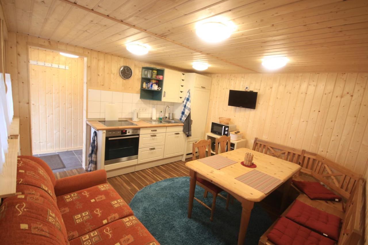 Ferienhaus Am Wald ทัมบัค-ดีทฮัตซ์ ภายนอก รูปภาพ